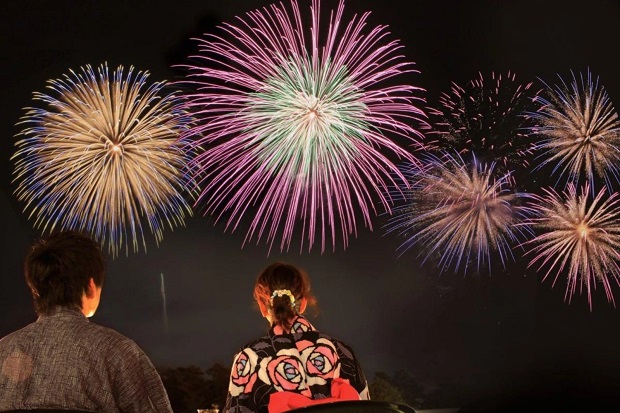 Điều thú vị nên thử khi du lịch Nhật Bản - Ngắm các màn trình diễn pháo hoa