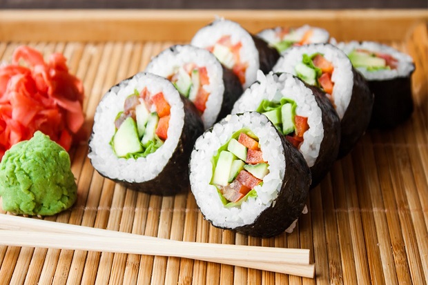 Điều thú vị nên thử khi du lịch Nhật Bản - Ăn sushi