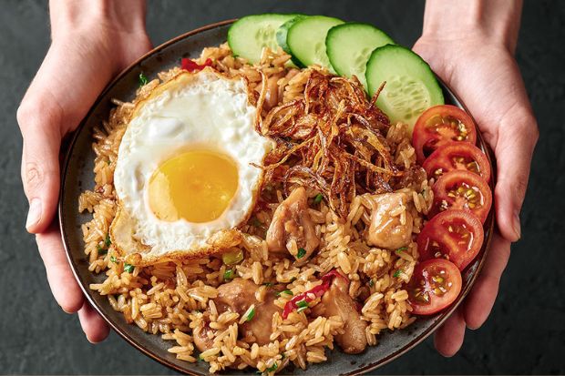 Kinh nghiệm du lịch Indonesia tự túc - Cơm chiên Nasi Goreng