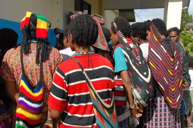 Kinh nghiệm mua sắm du lịch Indonesia - Túi Noken