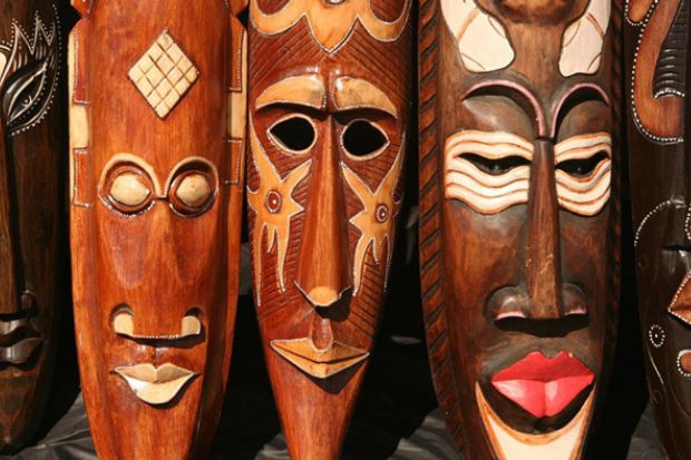 Kinh nghiệm mua sắm du lịch Indonesia - Mặt nạ gỗ