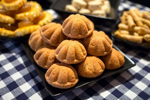 Món ăn vặt Malaysia - Bánh Kuih Bahulu 