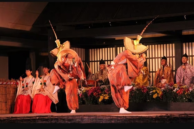 Phong tục tập quán tại làng cổ Gokayama