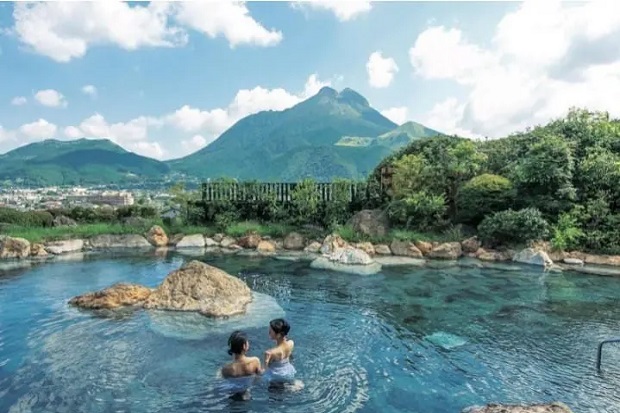 Ngôi làng cổ tích Yufuin -  Suối nước nóng Yufuin Onsen