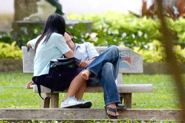 Điều cấm kỵ du lịch Malaysia - Ôm hôn ở những chốn đông người