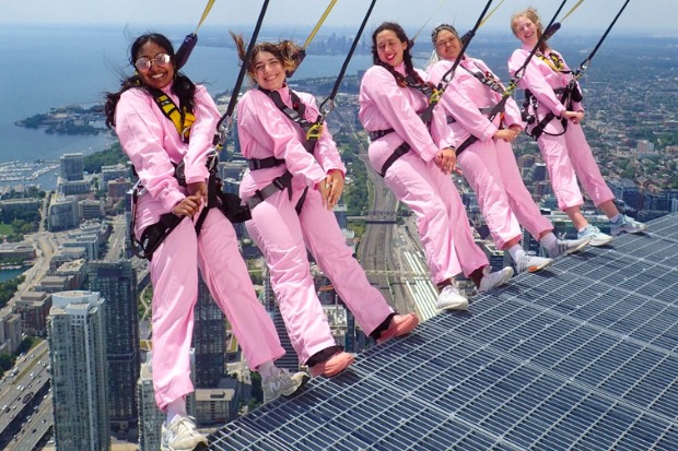 tầng EdgeWalk CN Tower
