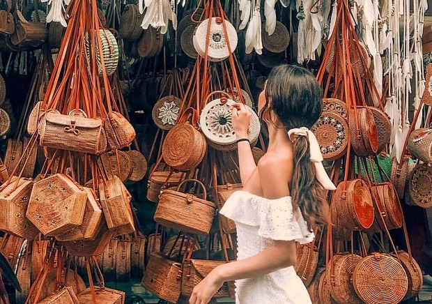 Túi xách đan handmade là một trong những quà tặng được nhiều du khách lựa chọn khi đến Bali  Du lịch Bali mua quà gì?