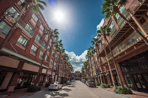 Perkins Rowe, khu phức hợp mua sắm, ẩm thực và giải trí ngoài trời tại Baton Rouge, Louisiana, Mỹ Perkins Rowe, khu phức hợp mua sắm, ẩm thực và giải trí ngoài trời tại Baton Rouge, Louisiana, Mỹ