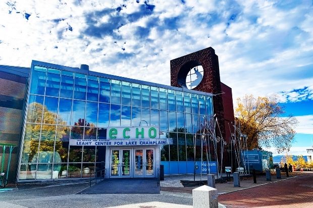 ECHO, Leahy Center for Lake Champlain b&ecirc;n bờ hồ Champlain, Burlington, Vermont