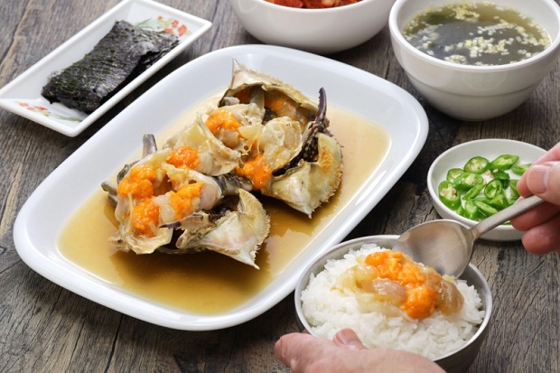 Ganjang Gejang là món cua ngâm nổi tiếng được nhiều du khách yêu thích khi đến Busan khám phá  Ganjang Gejang