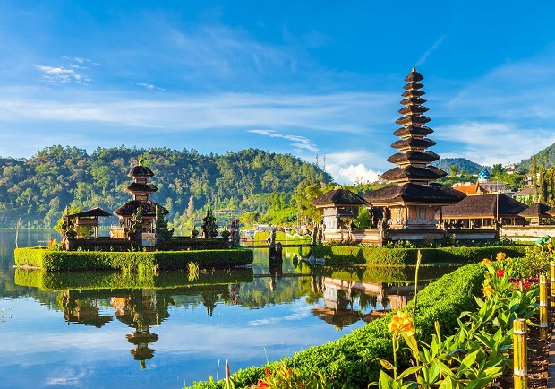 Indonesia là một trong những điểm đến lý tưởng dành cho các hành khách yêu thích khám phá thiên nhiên và tìm hiểu văn hóa phong phú Vé máy bay đi Indonesia