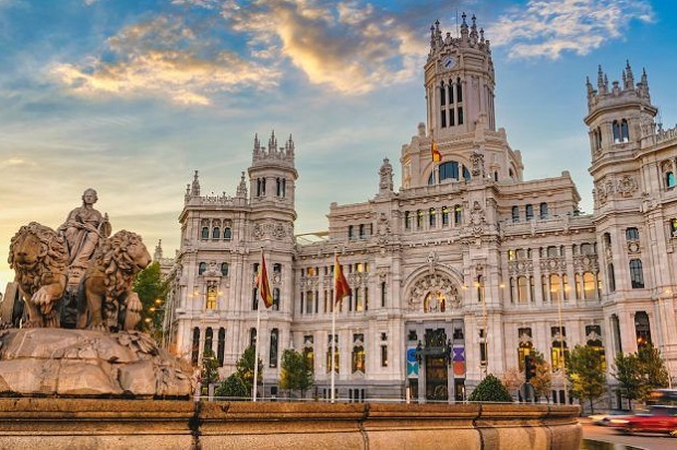 Vé máy bay đi Madrid