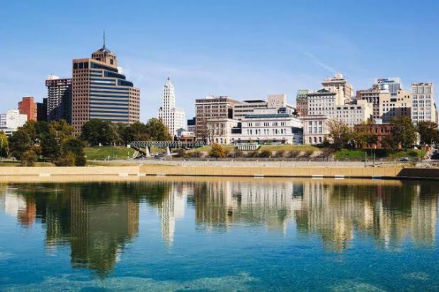 Trung tâm Memphis, Tennessee bên sông Mississippi Trung tâm Memphis, Tennessee bên sông Mississippi