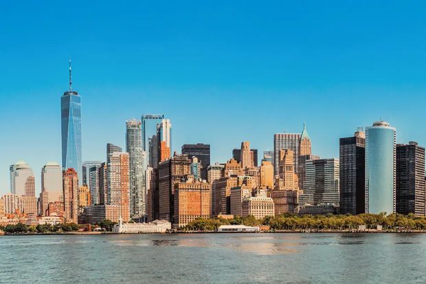 To&agrave;n cảnh đường ch&acirc;n trời Lower Manhattan v&agrave; One World Trade Center 