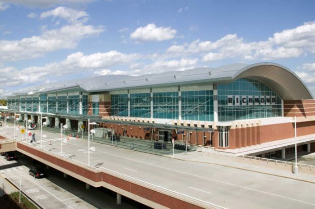Nhà ga sân bay quốc tế Richmond (RIC) ở Sandston, Virginia Nhà ga sân bay quốc tế Richmond (RIC) ở Sandston, Virginia
