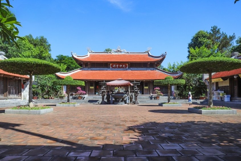 Đền thờ Vua Quang Trung - C&ocirc;ng tr&igrave;nh được x&acirc;y dựng để t&ocirc;n vinh vị anh h&ugrave;ng &aacute;o vải Nguyễn Huệ