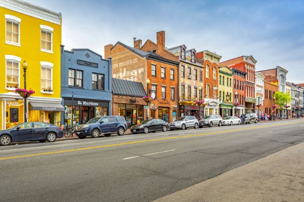 Phố M Street NW tại khu Georgetown &ndash; trung t&acirc;m mua sắm, ẩm thực v&agrave; kiến tr&uacute;c cổ nổi tiếng của Washington, D.C. 