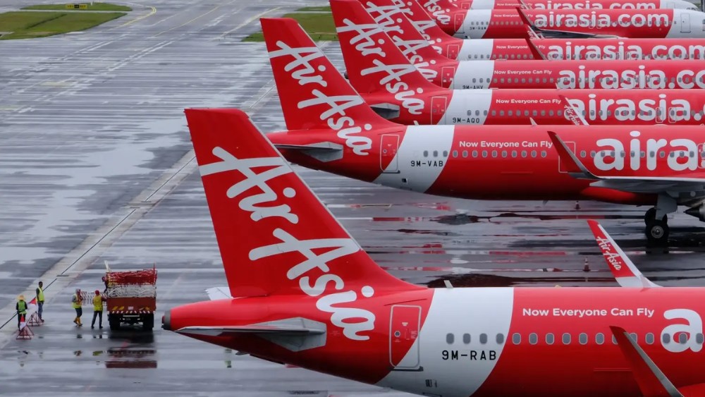m&aacute;y bay AirAsia bay tuyến hồ ch&iacute; minh đi Kuching