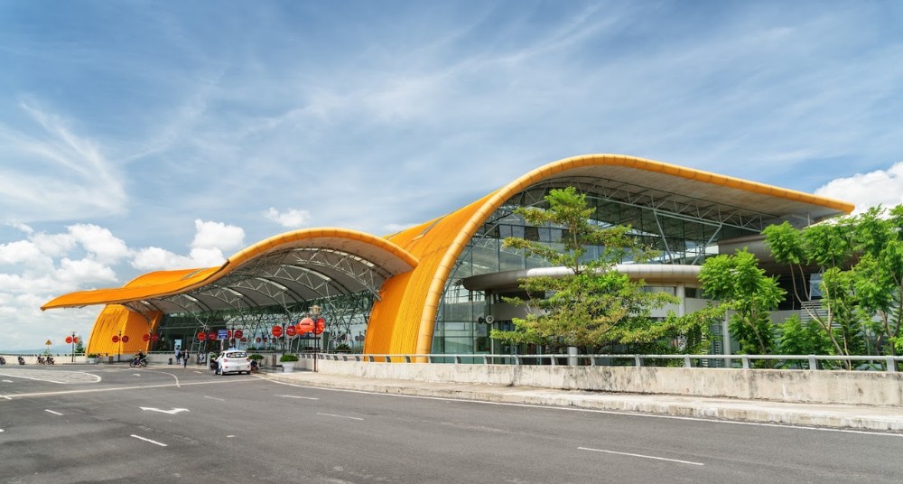 Nh&agrave; ga Cảng h&agrave;ng kh&ocirc;ng Li&ecirc;n Khương Đ&agrave; Lạt&nbsp;