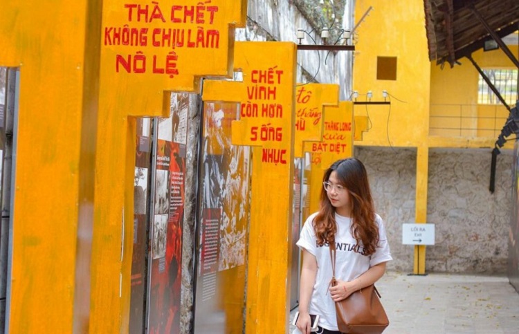 Nhà tù Hỏa Lò thời gian gần đây là điểm đến check-in nổi tiếng của giới trẻ Hà Thành Nhà tù Hỏa Lò