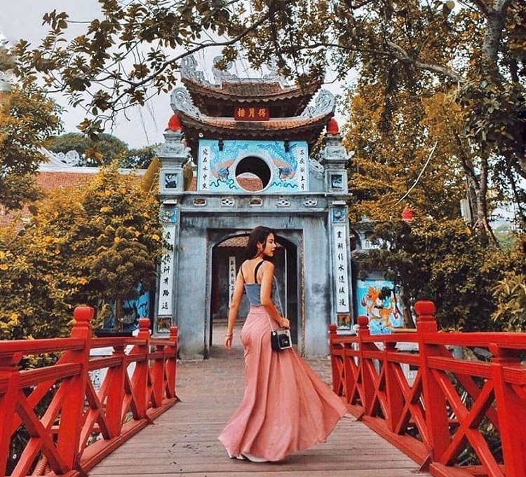 cầu Thê Húc hồ gươm