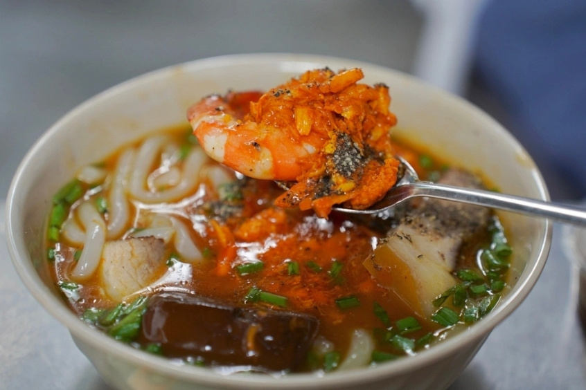 B&aacute;nh canh cua - M&oacute;n ăn đặc sản nổi tiếng tại S&agrave;i G&ograve;n