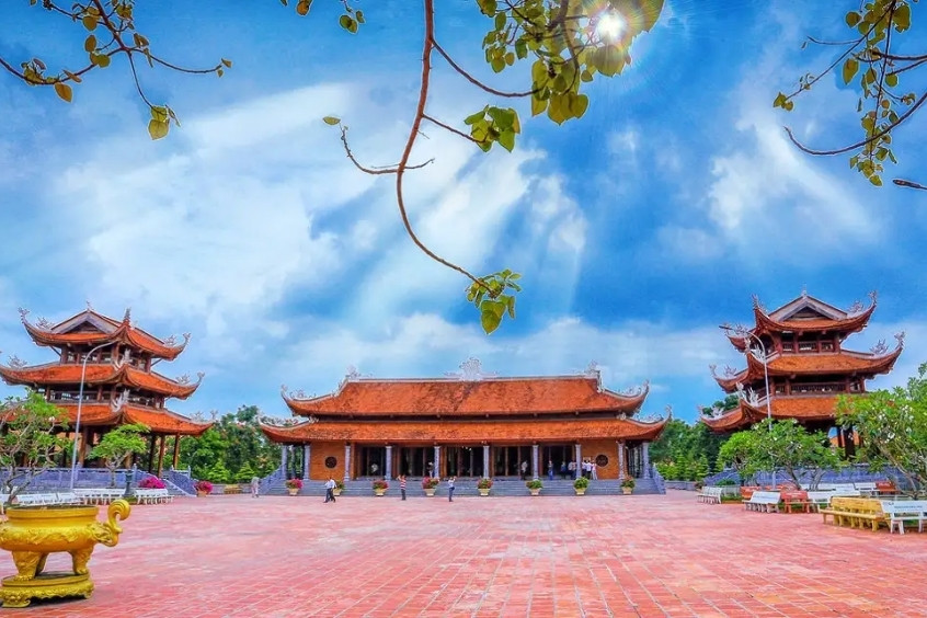 Đến thăm thiền viện Tr&uacute;c L&acirc;m Phương Nam sẽ đem lại cho du kh&aacute;ch cảm gi&aacute;c b&igrave;nh y&ecirc;n