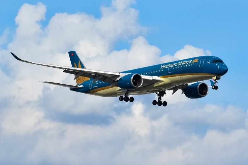 Vietnam Airlines đồng h&agrave;nh kết nối biển đảo với th&agrave;nh thị với v&eacute; m&aacute;y bay từ C&ocirc;n Đảo đi TP. Hồ Ch&iacute; Minh