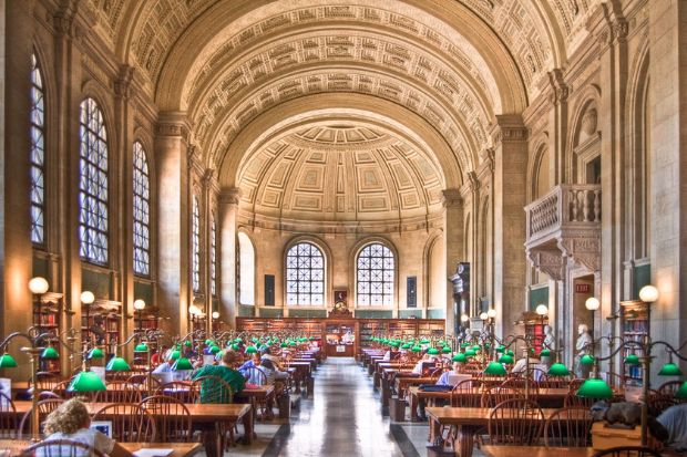 Bates Hall tại Thư viện C&ocirc;ng cộng Boston (Boston Public Library), Copley Square, Boston, Massachusetts