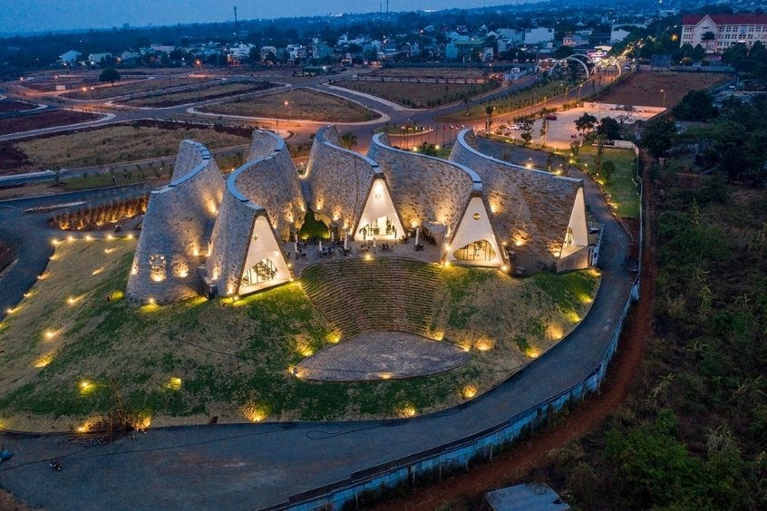 V&eacute; m&aacute;y bay từ Đ&agrave; Nẵng đi Bu&ocirc;n Ma Thuột - Đưa bạn kh&aacute;m ph&aacute; bảo t&agrave;ng c&agrave; ph&ecirc; độc đ&aacute;o