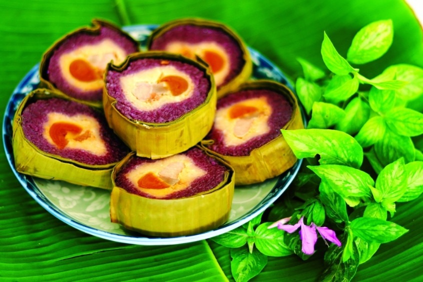 B&aacute;nh t&eacute;t nếp cẩm l&agrave; m&oacute;n ăn đặc sản Cần Thơ m&agrave; du kh&aacute;ch n&ecirc;n thưởng thức