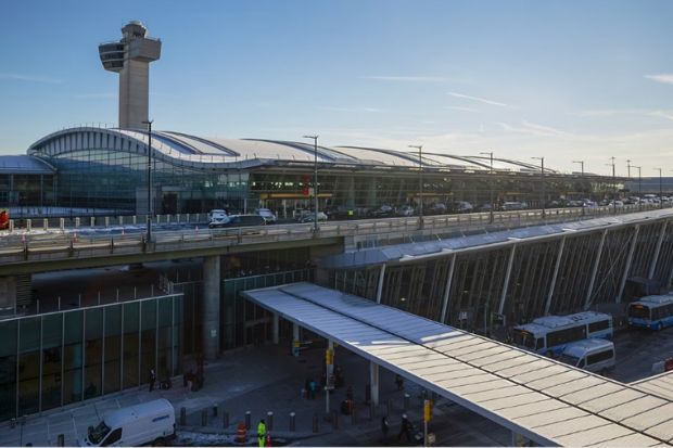 Nh&agrave; ga Terminal 4 tại s&acirc;n bay quốc tế John F. Kennedy (JFK), New York