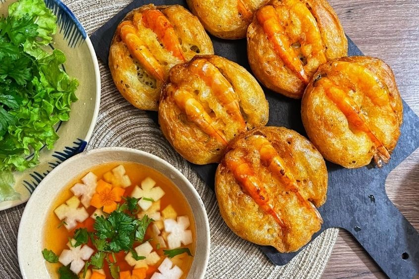 B&aacute;nh t&ocirc;m Hồ T&acirc;y - &nbsp;Một đặc sản nổi tiếng của H&agrave; Nội