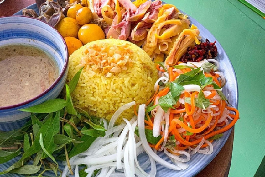 Cơm g&agrave; Tam Kỳ, một đặc sản nổi tiếng của Quảng Nam với hương vị mộc mạc, đậm đ&agrave;