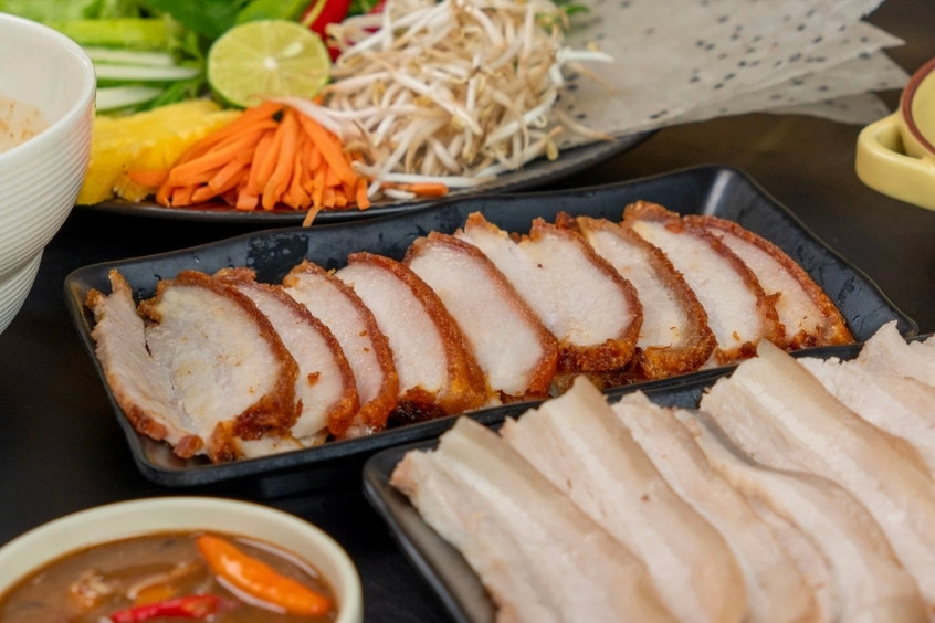 B&aacute;nh tr&aacute;ng cuốn thịt heo - M&oacute;n ăn truyền thống nổi tiếng tại Đ&agrave; Nẵng