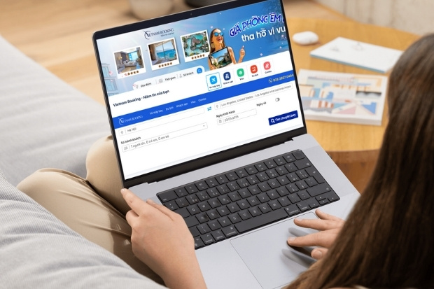 Đặt vé sớm trên website Vietnam Booking để theo dõi nhiều ưu đãi
