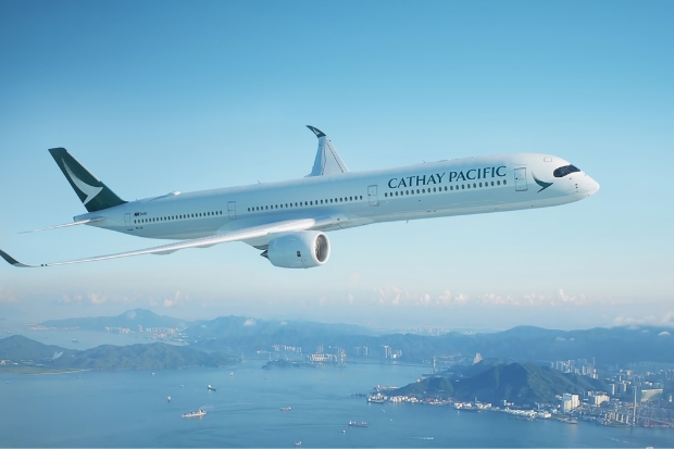 M&aacute;y bay Cathay Pacific phục vụ chuyến bay đến Phoenix từ H&agrave; Nội