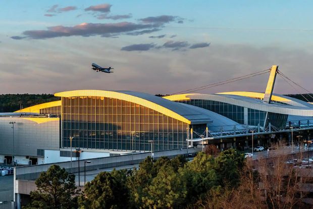 Nh&agrave; ga 2 tại s&acirc;n bay quốc tế Raleigh-Durham (RDU), North Carolina