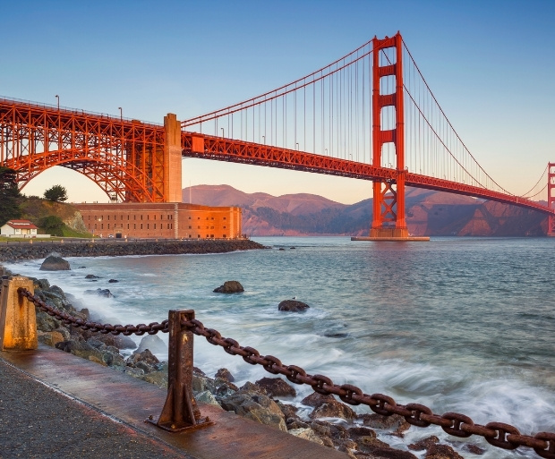 Cầu Cổng Vàng biểu tượng nổi bật khi du lịch Mỹ từ New York