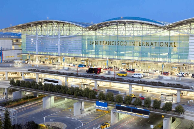 Khu vực b&ecirc;n ngo&agrave;i Nh&agrave; ga Quốc tế (International Terminal) của S&acirc;n bay Quốc tế San Francisco (SFO)