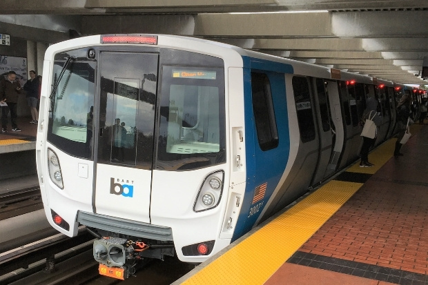 Khám phá San Francisco bắt đầu từ chuyến tàu BART tại sân bay (Ảnh: Internet)