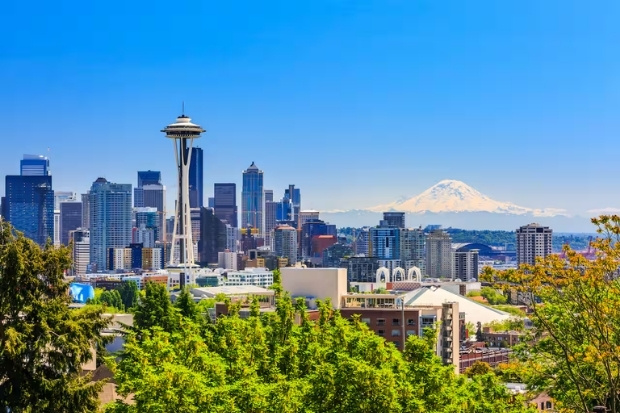 Seattle là trụ sở của nhiều tập đoàn lớn như Amazon, Microsoft và Starbucks 