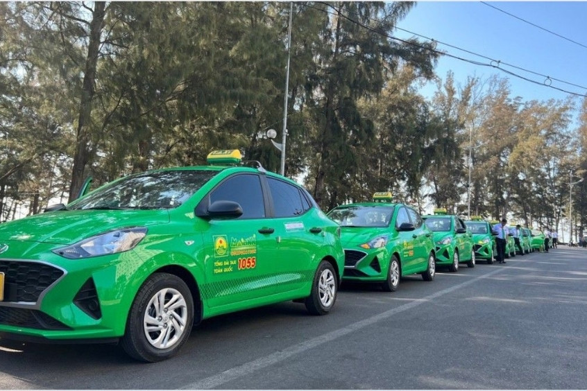 Dịch vụ Taxi -  Phương tiện phổ biến nhất với sự hiện diện của nhiều h&atilde;ng lớn như Mai Linh