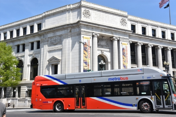 Xe bus tiện lợi giúp du khách khám phá Washington dễ dàng