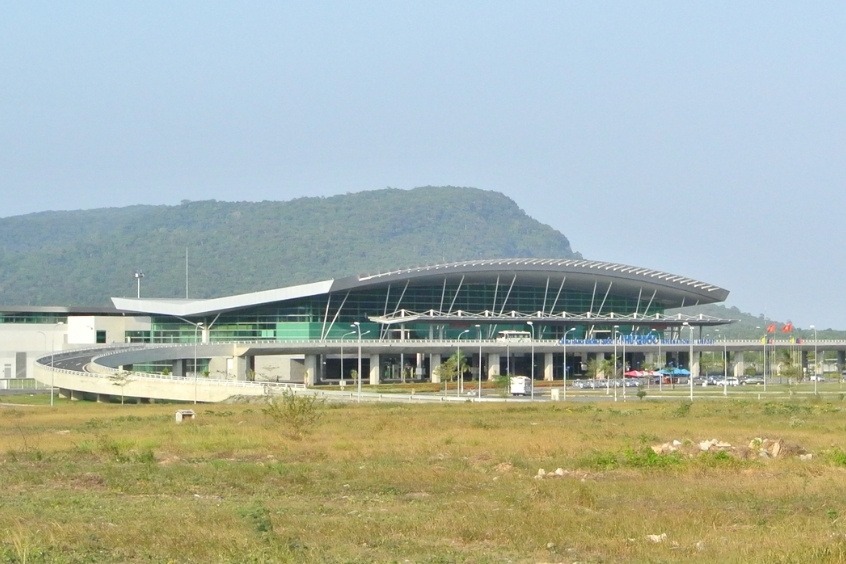 Quang cảnh b&ecirc;n ngo&agrave;i s&acirc;n bay Ph&uacute; Quốc