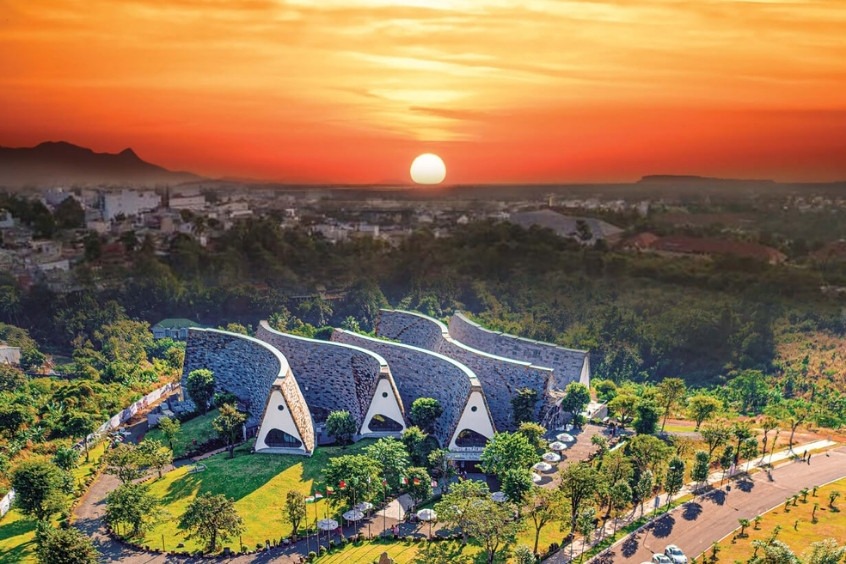 Tham quan bảo t&agrave;ng thế giới c&agrave; ph&ecirc; trong chuyến du lịch Bu&ocirc;n Ma Thuột