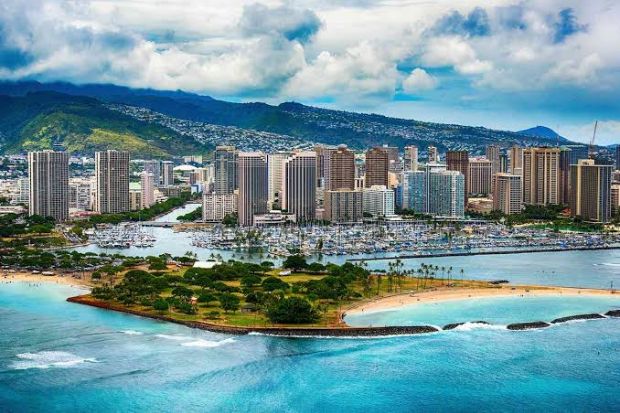 To&agrave;n cảnh đường ch&acirc;n trời Honolulu nh&igrave;n từ Magic Island &ndash; một trong những biểu tượng nổi bật của Hawaii