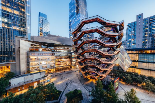 Vessel &ndash; biểu tượng kiến tr&uacute;c độc đ&aacute;o tại Hudson Yards, New York, nổi bật với thiết kế tổ ong gồm h&agrave;ng ngh&igrave;n bậc thang li&ecirc;n kết v&agrave; c&aacute;c đ&agrave;i quan s&aacute;t