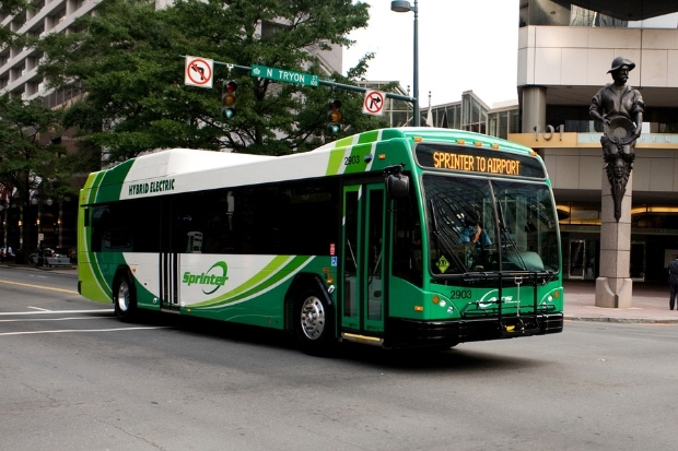 Tàu CATS Sprinter lướt qua khu đô thị Charlotte mang đến hành trình nhanh chóng