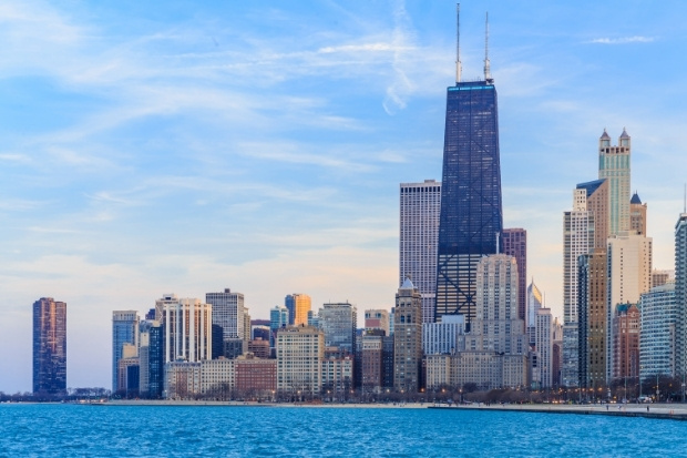 Toàn cảnh thành phố Chicago với những tòa nhà cao tầng bên hồ Michigan